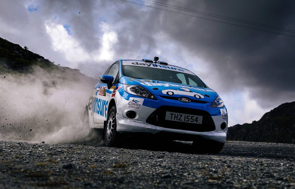 Campanie de promovare dusă la extrem: un Ford Fiesta pregătit pentru raliuri coboară pe tiroliană în Țara Galilor - Poza 6