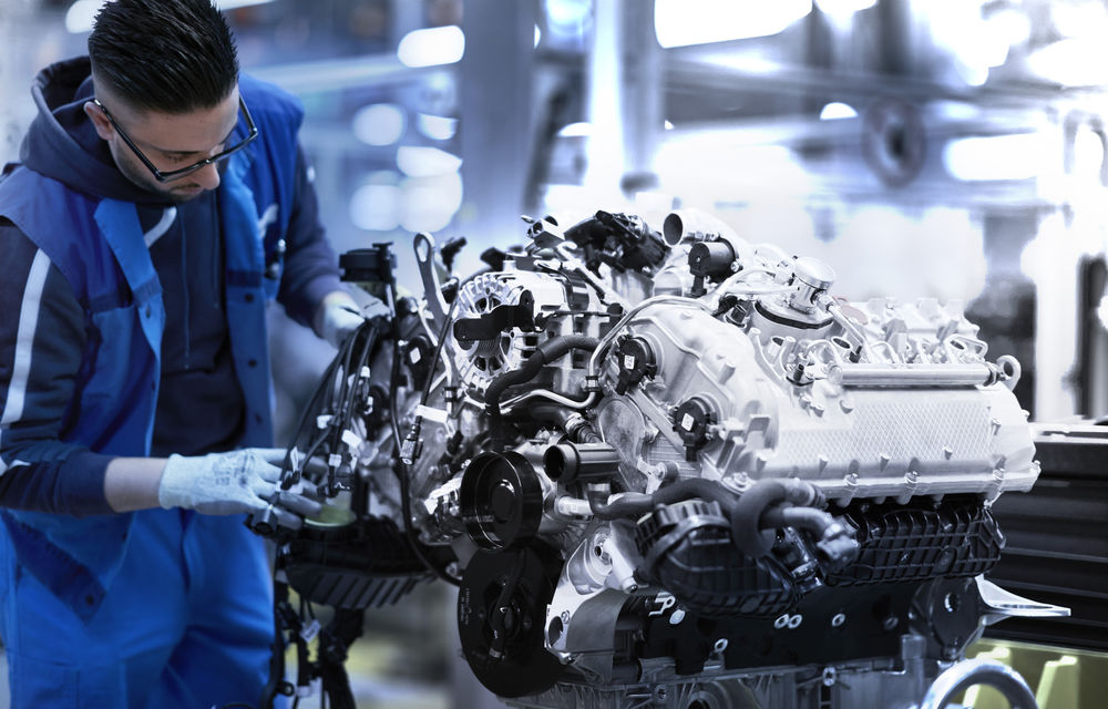 BMW a început producția motoarelor V8 pentru noul Seria 8 Coupe: cel mai puternic V8 din istoria BMW este asamblat la Munchen - Poza 1