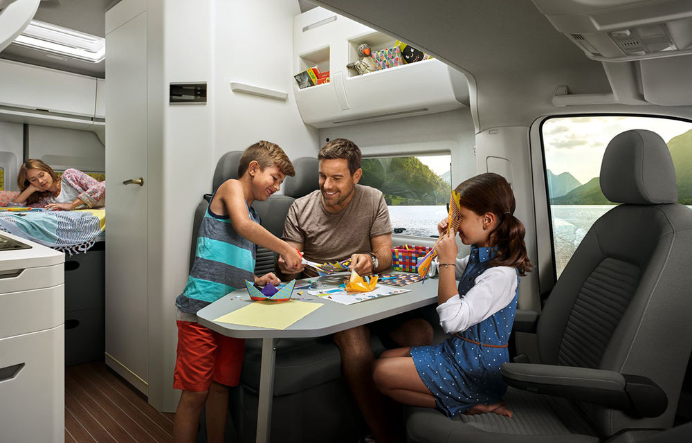 Volkswagen prezintă noul Grand California: camper van-ul oferă spațiu pentru toată familia și dotări moderne pentru iubitorii de vacanțe pe roți - Poza 4