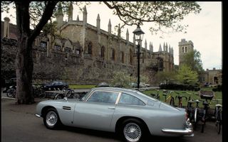 Aston Martin va construi 25 de replici ale mașinii lui James Bond: fiecare DB5 Goldfinger va costa 2.75 milioane de lire. Livrările încep în 2020