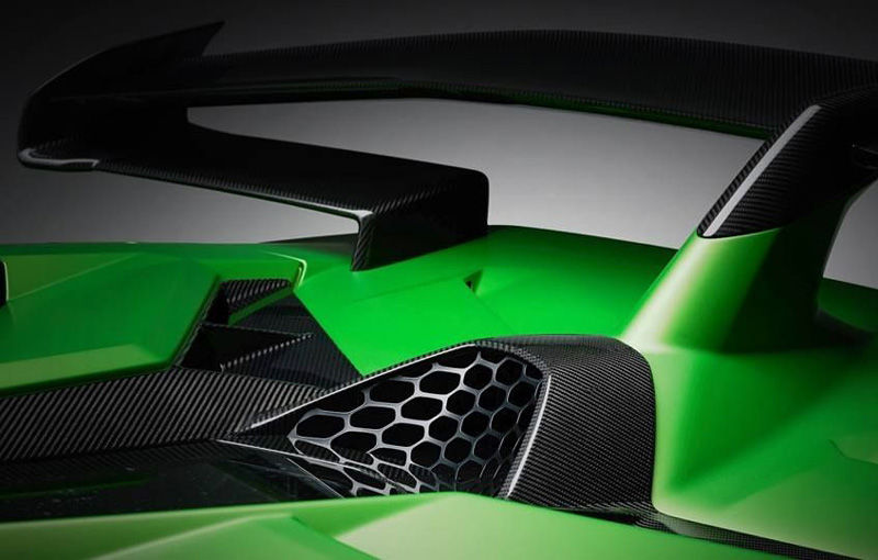 Încă un teaser pentru Lamborghini Aventador SVJ: prezentarea oficială vine în câteva zile - Poza 1