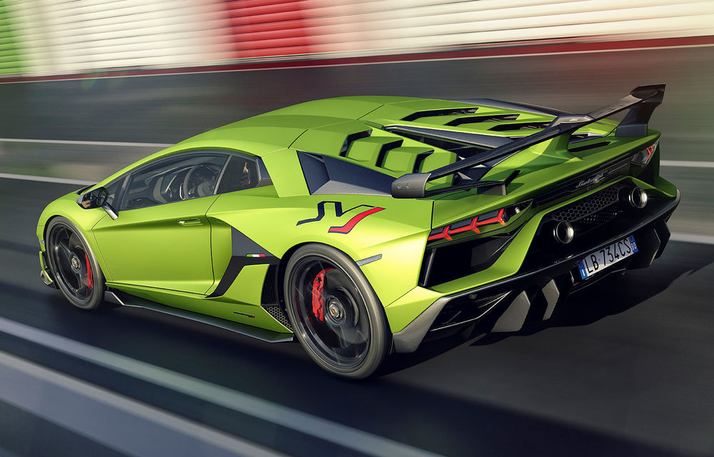 Lamborghini Aventador SVJ, imagini și detalii oficiale: supercar-ul italienilor are direcție integrală, 770 CP și o viteză maximă de peste 350 km/h - Poza 2