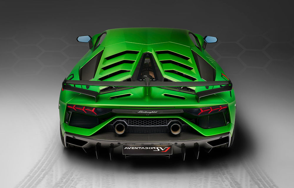 Lamborghini Aventador SVJ, imagini și detalii oficiale: supercar-ul italienilor are direcție integrală, 770 CP și o viteză maximă de peste 350 km/h - Poza 8