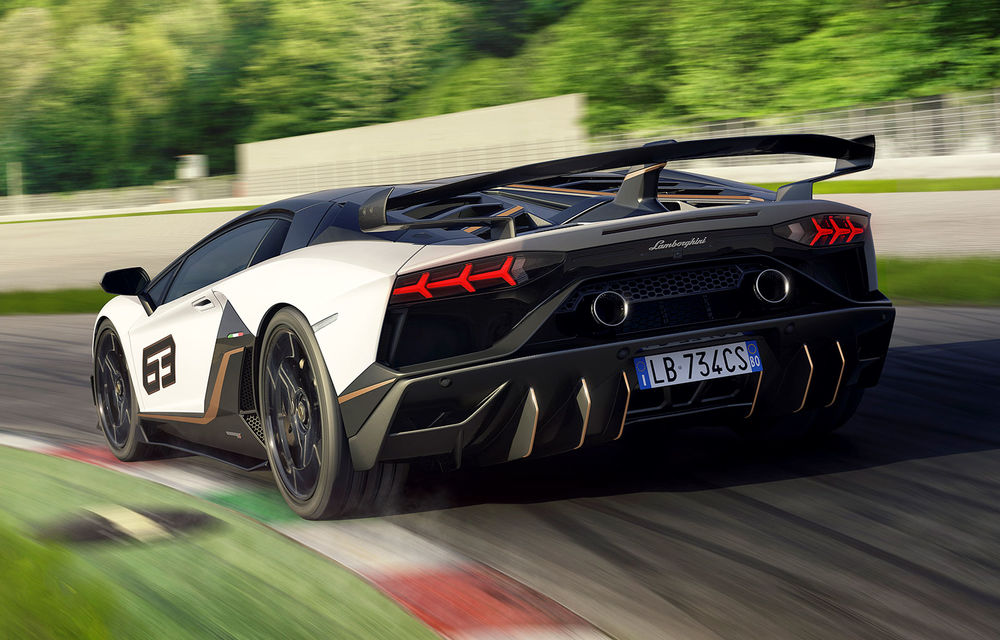 Lamborghini Aventador SVJ, imagini și detalii oficiale: supercar-ul italienilor are direcție integrală, 770 CP și o viteză maximă de peste 350 km/h - Poza 10