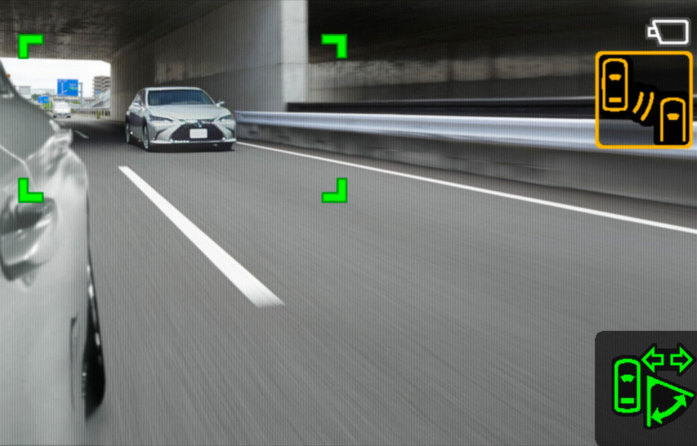 Lexus introduce camere video în loc de oglinzi laterale pe sedanul ES: imaginile, afișate în interiorul mașinii pe ecrane de 5 inch - Poza 8