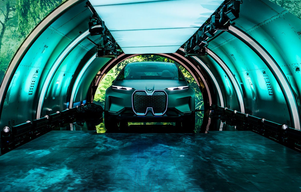 BMW Vision iNext: conceptul care anticipează tehnologiile și interiorul mașinilor autonome ale germanilor. Versiunea de serie debutează în 2021 - Poza 17
