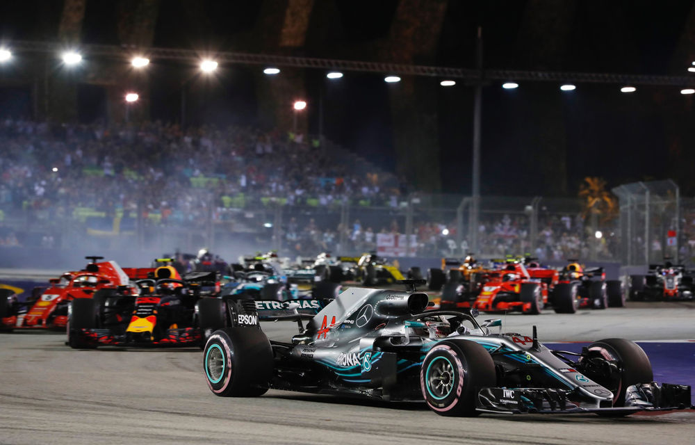 Hamilton, victorie fără emoții în Singapore! Verstappen, locul doi după ce Vettel a încercat fără succes o strategie alternativă - Poza 1