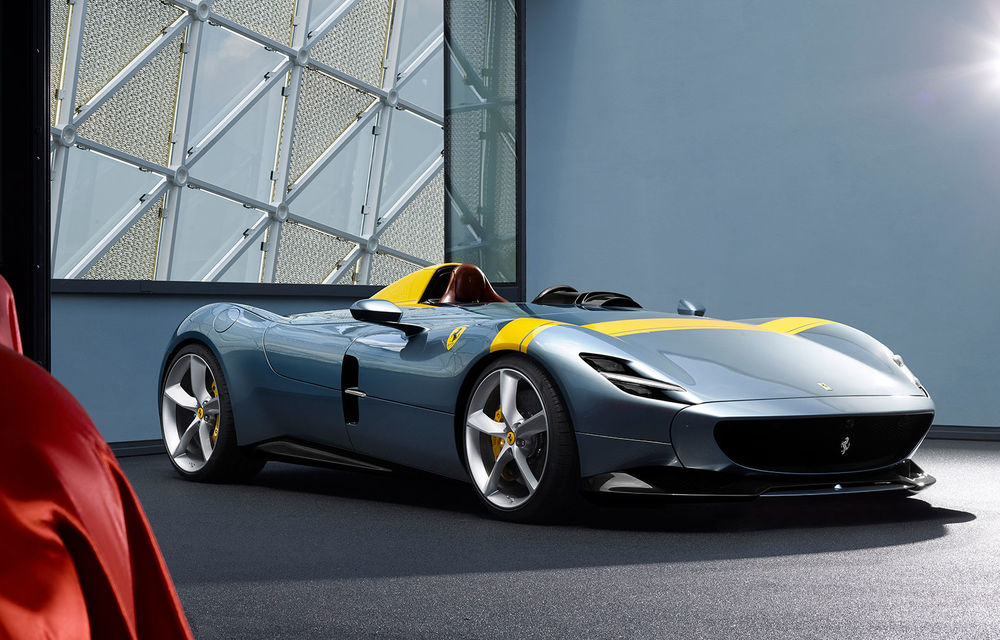 Ferrari a prezentat noile Monza SP1 și SP2: modelele fac parte din noua serie &quot;Icona&quot; și vin cu cel mai puternic V12 din istoria companiei - Poza 2