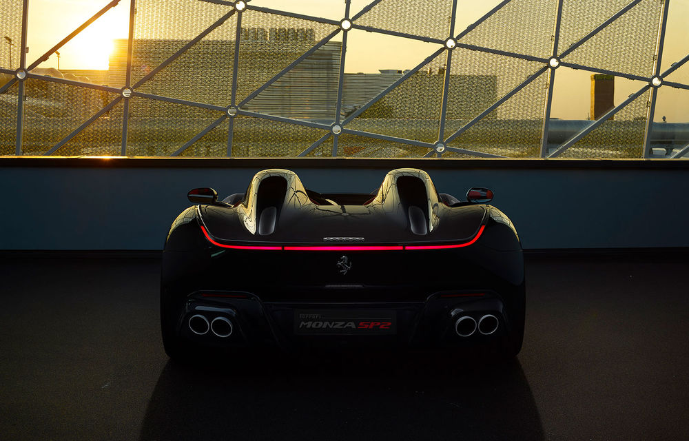 Ferrari a prezentat noile Monza SP1 și SP2: modelele fac parte din noua serie &quot;Icona&quot; și vin cu cel mai puternic V12 din istoria companiei - Poza 12