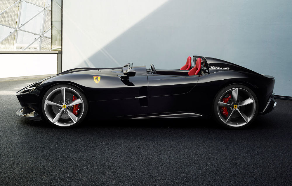 Ferrari a prezentat noile Monza SP1 și SP2: modelele fac parte din noua serie &quot;Icona&quot; și vin cu cel mai puternic V12 din istoria companiei - Poza 11