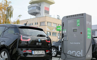 Infrastructura pentru mașinile electrice, ignorată de autorități, dar prioritate pentru mediul privat: Enel vrea să construiască o rețea de stații de încărcare în România