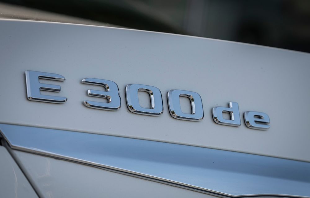 Mercedes-Benz Clasa E primește noi versiuni cu sistem hibrid de propulsie: până la 320 CP și autonomie în modul electric de 54 de kilometri - Poza 24