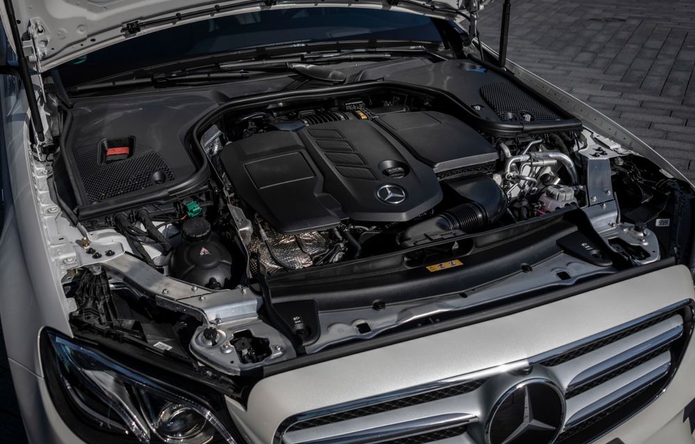 Mercedes-Benz Clasa E primește noi versiuni cu sistem hibrid de propulsie: până la 320 CP și autonomie în modul electric de 54 de kilometri - Poza 25