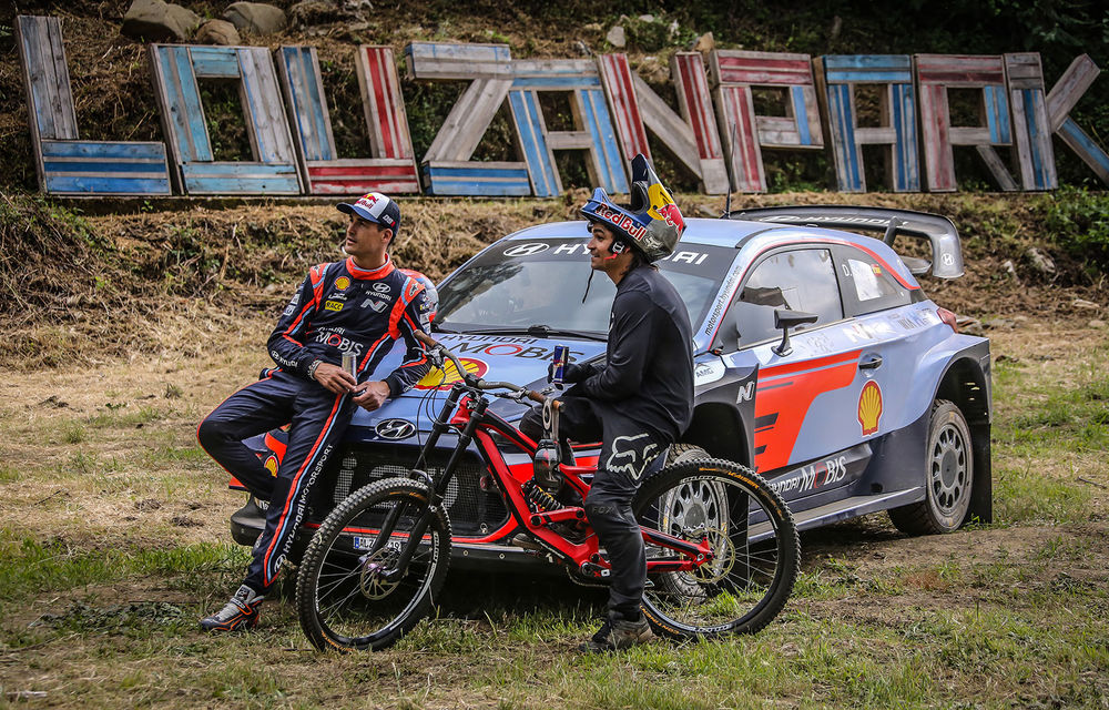 Cursă neobișnuită: un Hyundai i20 WRC și o bicicletă se întrec în inima Portugaliei - Poza 13
