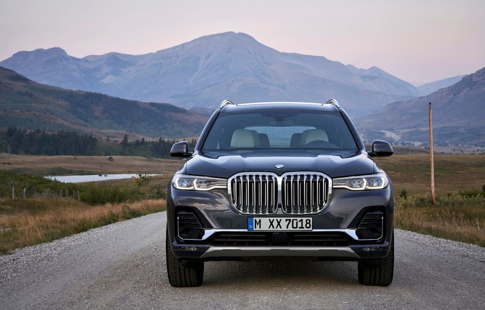 Oficial: BMW X7 se prezintă. Cel mai mare SUV din gama bavarezilor oferă 7 locuri și motorizări de până la 400 CP în Europa - Poza 11