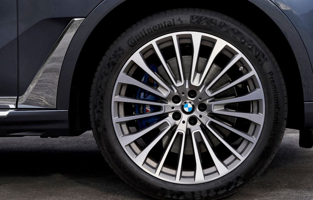 Oficial: BMW X7 se prezintă. Cel mai mare SUV din gama bavarezilor oferă 7 locuri și motorizări de până la 400 CP în Europa - Poza 31