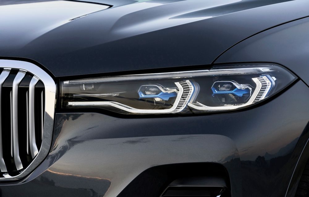 Oficial: BMW X7 se prezintă. Cel mai mare SUV din gama bavarezilor oferă 7 locuri și motorizări de până la 400 CP în Europa - Poza 28