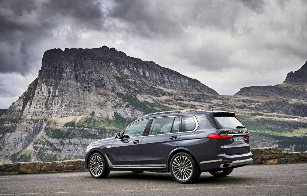 Oficial: BMW X7 se prezintă. Cel mai mare SUV din gama bavarezilor oferă 7 locuri și motorizări de până la 400 CP în Europa - Poza 20