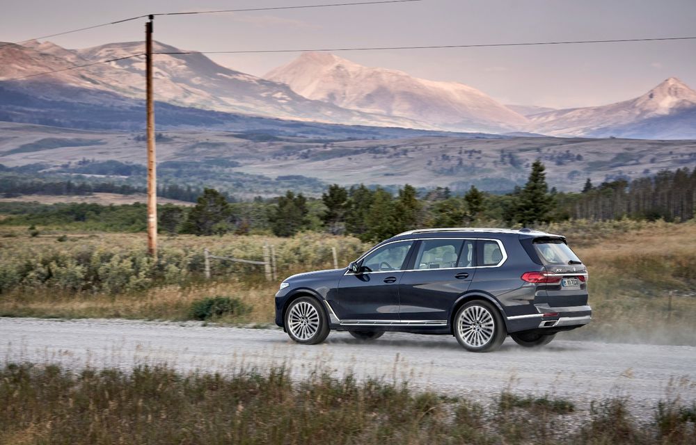 Oficial: BMW X7 se prezintă. Cel mai mare SUV din gama bavarezilor oferă 7 locuri și motorizări de până la 400 CP în Europa - Poza 16