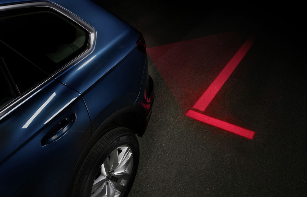 Volkswagen dezvoltă noi tehnologii de iluminare: semnături personalizate și indicații pentru orientare și parcare - Poza 5
