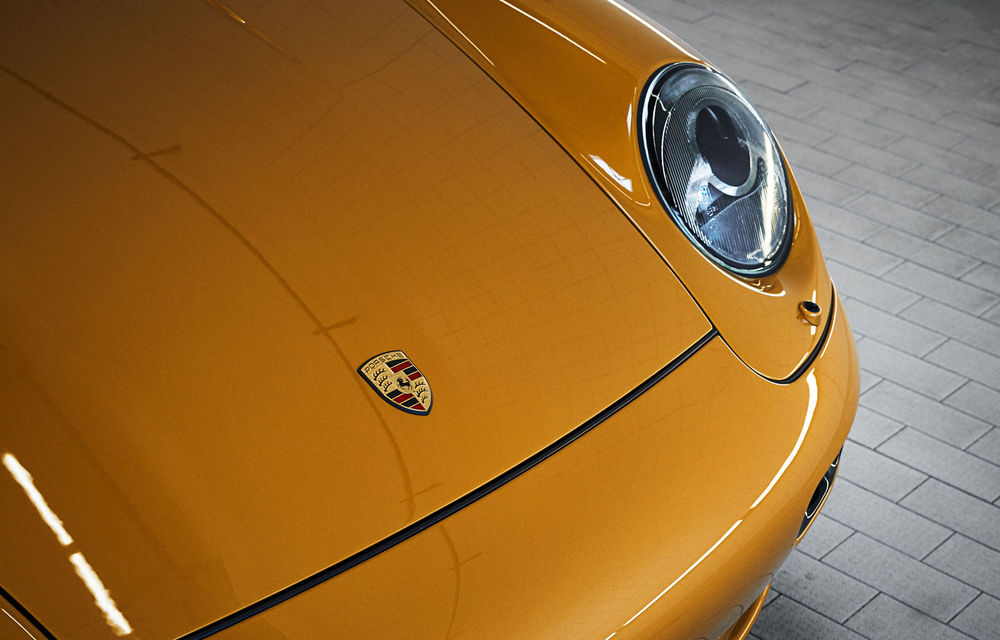 Un model unicat Porsche Project Gold bazat pe 993 Turbo a fost vândut la licitație: prețul a ajuns la 2.7 milioane de euro - Poza 2
