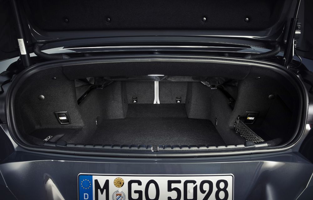 BMW Seria 8 Cabrio, poze și informații oficiale: motorizări de până la 530 CP și 15 secunde pentru plierea plafonului din material textil - Poza 53