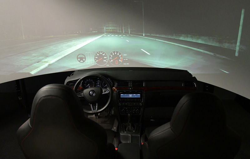Skoda folosește un simulator pentru a dezvolta tehnologii avansate pentru faruri: &quot;Este singurul simulator de acest fel din Grupul Volkswagen&quot; - Poza 4