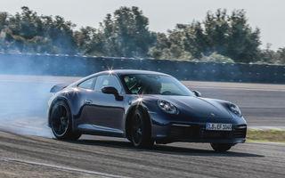 Primele imagini cu viitorul Porsche 911: modelul sport va fi prezentat la finalul lunii noiembrie