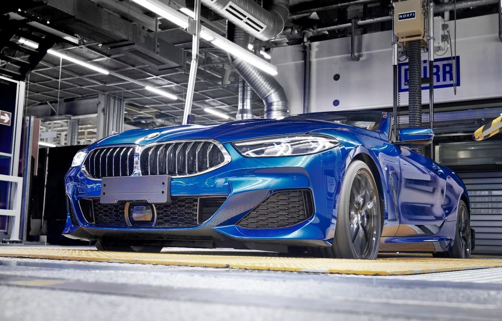 BMW a demarat producția noului Seria 8 Cabrio: decapotabila bavarezilor este asamblată în cadrul fabricii din Dingolfing, Germania - Poza 9