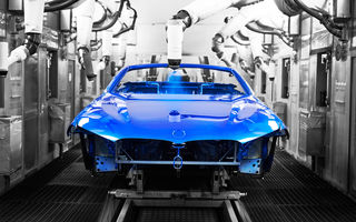 BMW a demarat producția noului Seria 8 Cabrio: decapotabila bavarezilor este asamblată în cadrul fabricii din Dingolfing, Germania