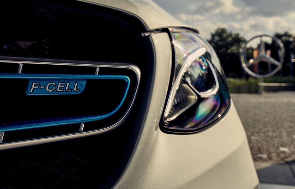 Mercedes începe livrările lui GLC F-Cell: primul hibrid alimentat cu hidrogen care are și baterie cu încărcare la priză sosește în Germania - Poza 4