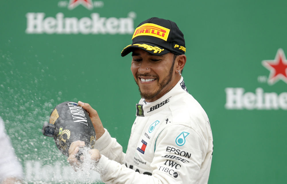Hamilton spune că nu s-a gândit niciodată să doboare recordurile lui Schumacher: &quot;Idolul meu a fost Senna&quot; - Poza 1