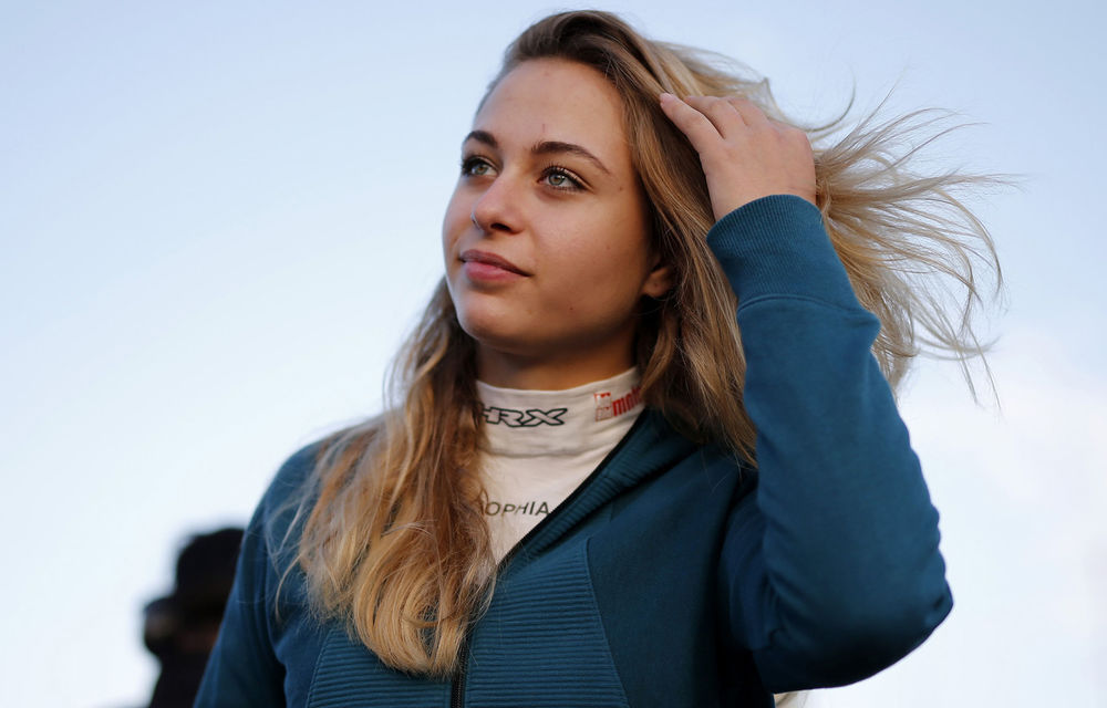 Accident grav în cursa de Formula 3 de la Macau: Sophia Floersch a suferit leziuni la coloana vertebrală după ce a rămas fără frâne la 276 km/h - Poza 1