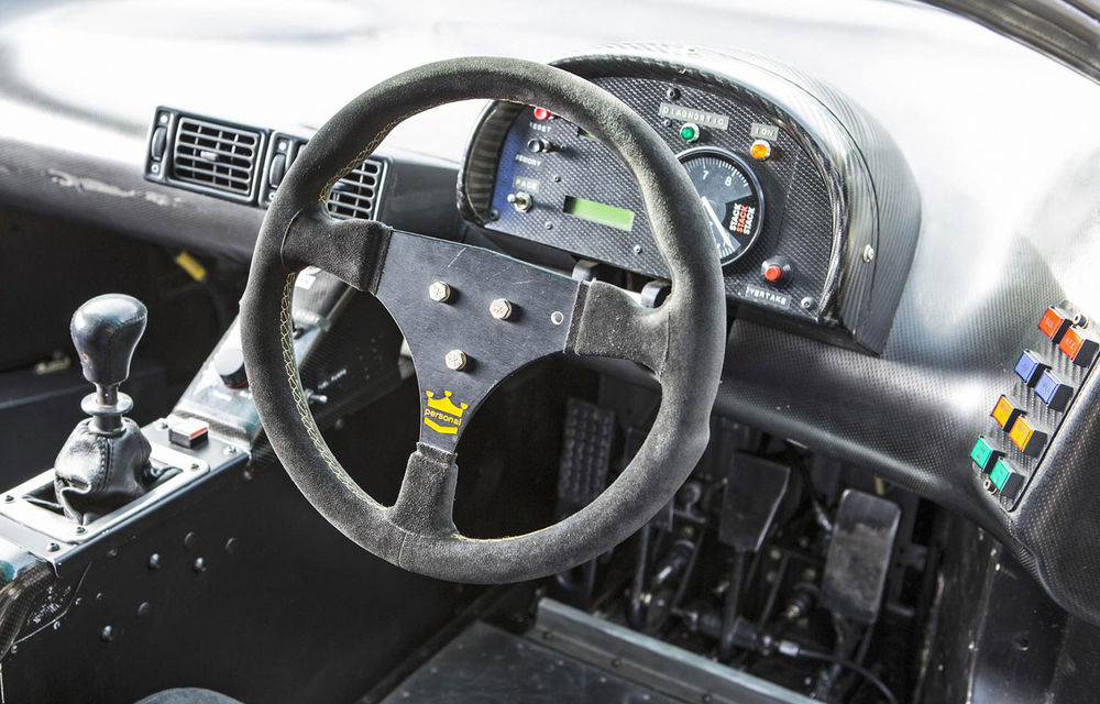 Un Jaguar XJ220 C va fi scos la licitație: modelul britanic a fost pilotat de David Coulthard în cursa de 24 de ore de la Le Mans - Poza 5