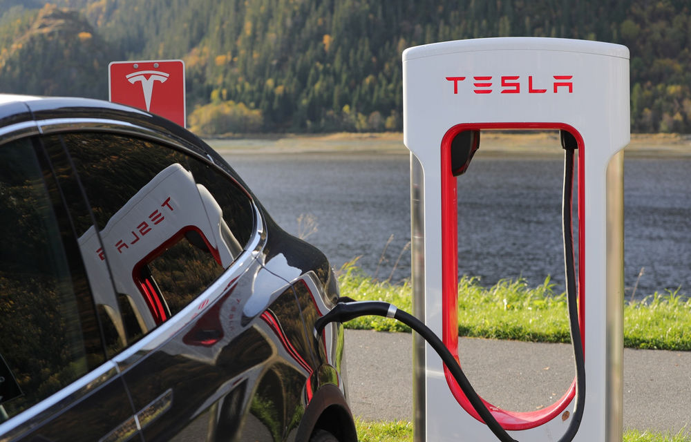 Tesla va dubla rețeaua globală de puncte de încărcare în 2019: americanii vor să lanseze o versiune mai rapidă de Supercharger - Poza 1