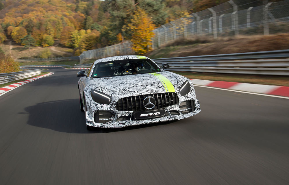 Teaser video cu viitorul Mercedes-AMG GT R Pro: supercarul german a fost filmat pe Nurburgring în timpul unui tur cronometrat - Poza 1