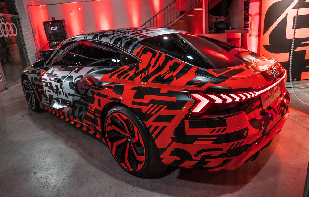 Imagini cu Audi e-tron GT sub camuflaj: conceptul sportivei electrice este bazat pe Porsche Taycan - Poza 6