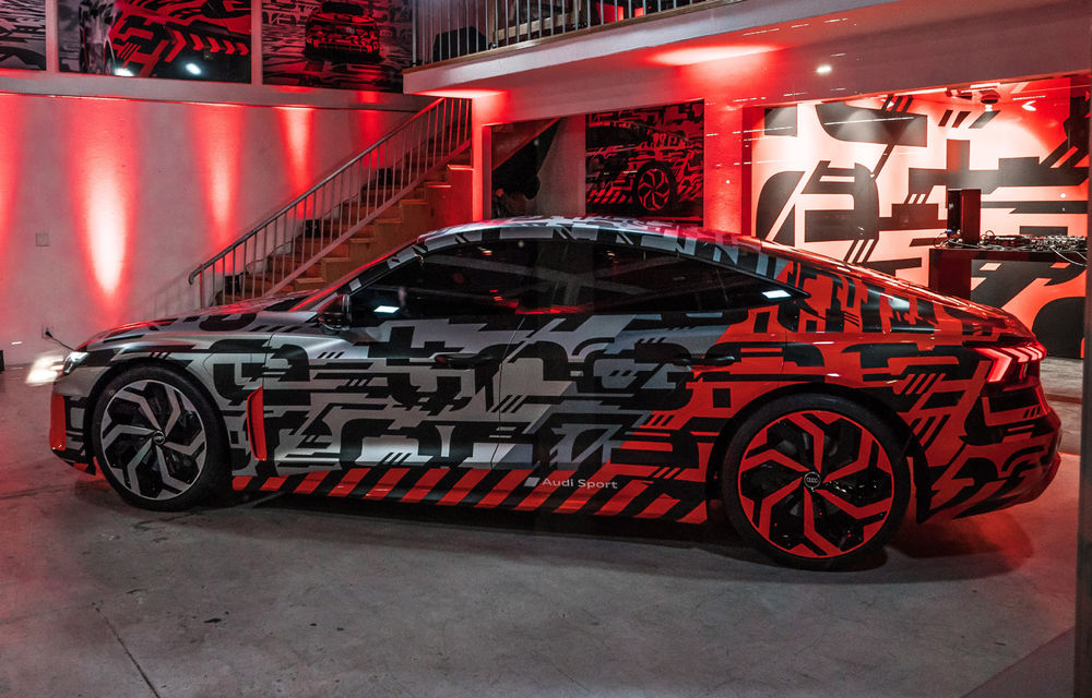 Imagini cu Audi e-tron GT sub camuflaj: conceptul sportivei electrice este bazat pe Porsche Taycan - Poza 5