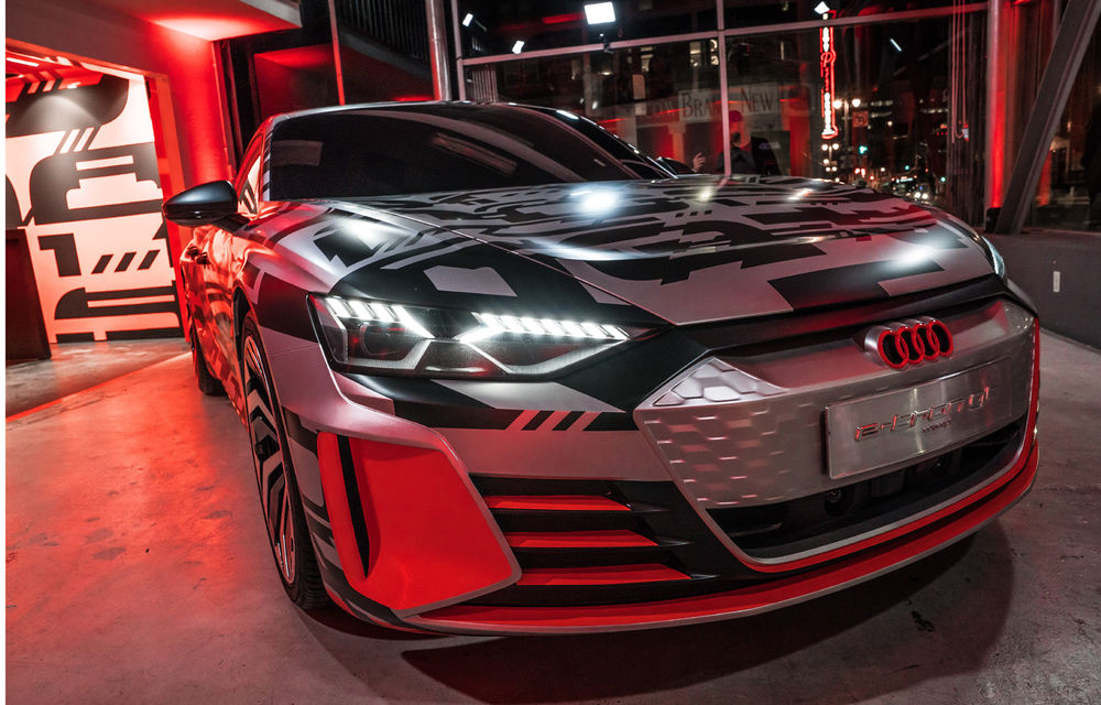 Imagini cu Audi e-tron GT sub camuflaj: conceptul sportivei electrice este bazat pe Porsche Taycan - Poza 3