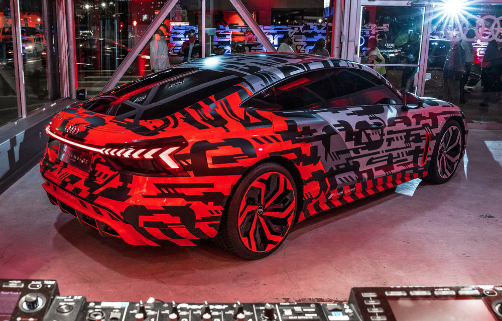 Imagini cu Audi e-tron GT sub camuflaj: conceptul sportivei electrice este bazat pe Porsche Taycan - Poza 7
