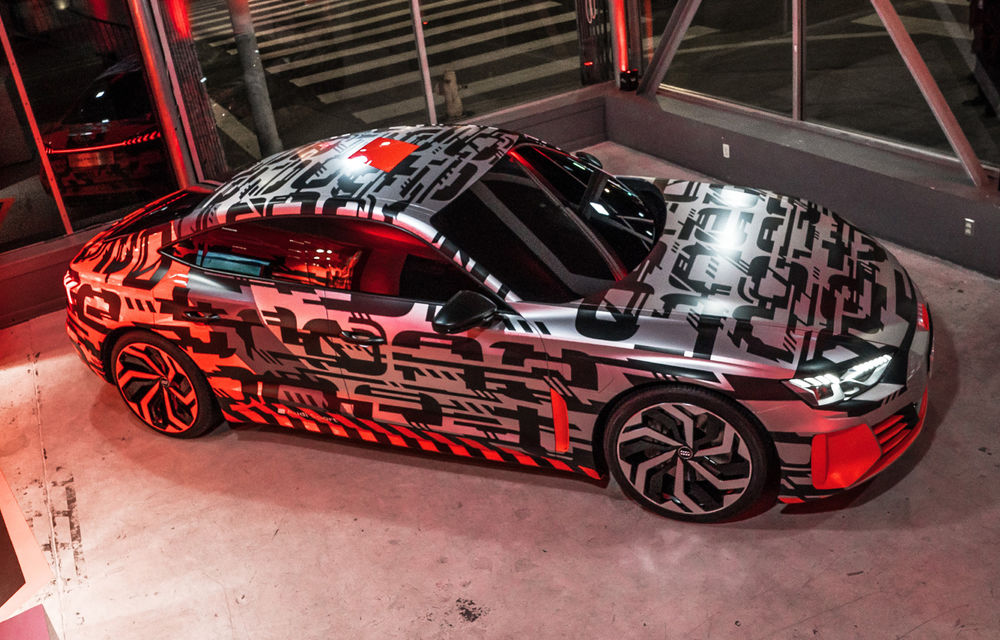 Imagini cu Audi e-tron GT sub camuflaj: conceptul sportivei electrice este bazat pe Porsche Taycan - Poza 9