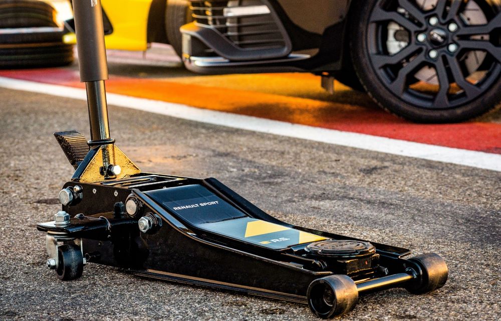 Renault lansează linia de accesorii RS Performance dedicată lui Clio RS: elemente de caroserie și echipamente derivate din cele utilizate în motorsport - Poza 12