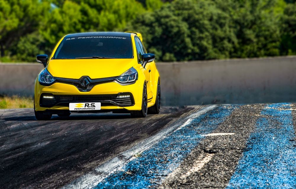 Renault lansează linia de accesorii RS Performance dedicată lui Clio RS: elemente de caroserie și echipamente derivate din cele utilizate în motorsport - Poza 4