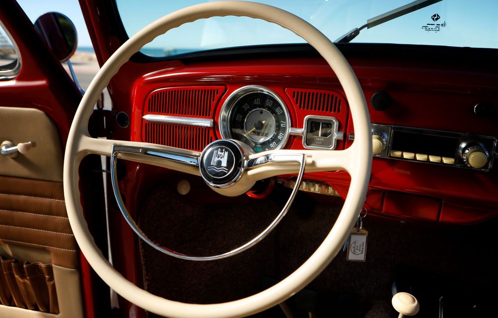 Cel mai frumos cadou: Volkswagen a restaurat complet un Beetle folosit zi de zi de posesoarea sa din 1966 încoace - Poza 29