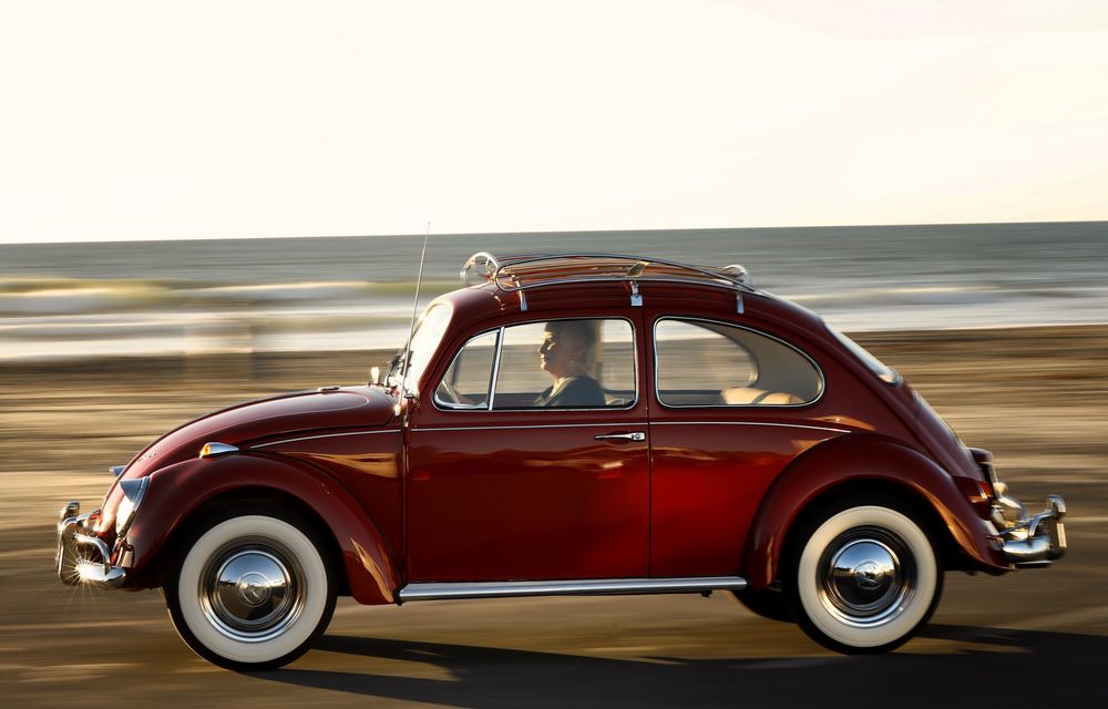 Cel mai frumos cadou: Volkswagen a restaurat complet un Beetle folosit zi de zi de posesoarea sa din 1966 încoace - Poza 39