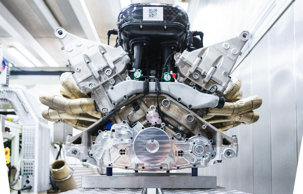 Aston Martin confirmă specificațiile motorului V12 de 6.5 litri de pe Valkyrie: 1.013 cai putere, cuplu de 740 Nm și 11.100 rotații pe minut - Poza 3