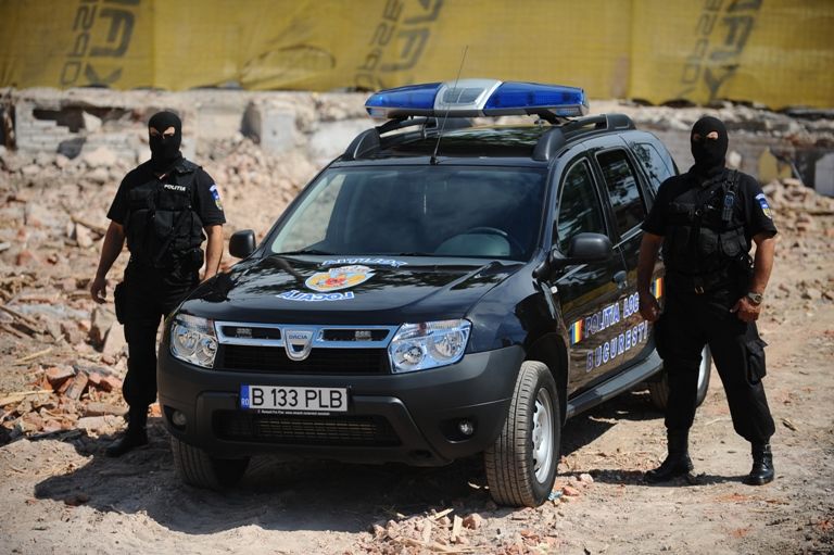 Pe urmele Clujului: Poliția Locală București vrea să cumpere 11 mașini electrice și hibride cu 330.000 de euro - Poza 1