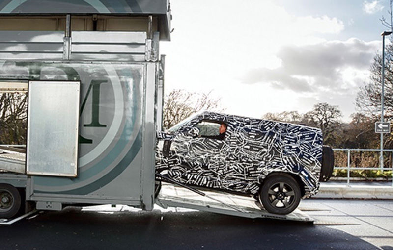 Primul teaser pentru noua generație Land Rover Defender: modelul off-road vine în 2019 - Poza 1