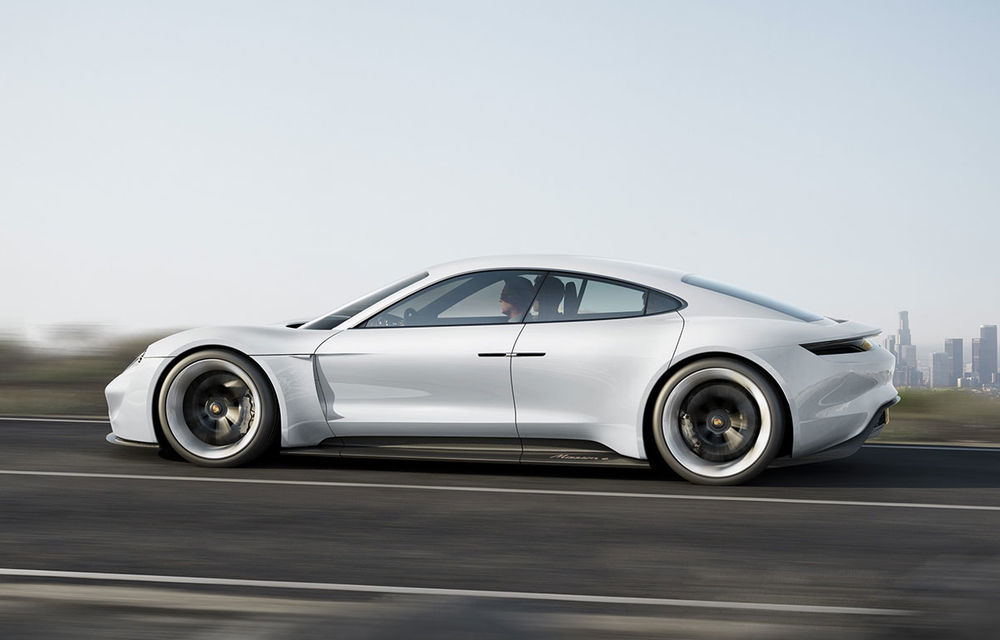 Electrica Porsche Taycan are priză la clienții Tesla: 50% dintre comenzi vin din partea acestora - Poza 1