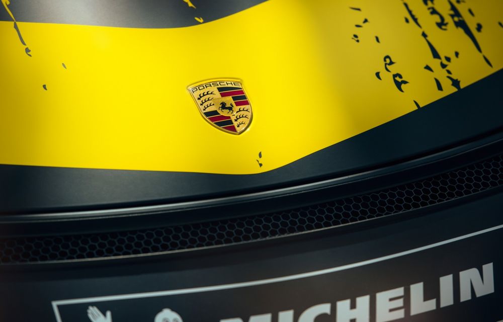 Porsche a prezentat noul 718 Cayman GT4 Clubsport: suspensie preluată de la 911 GT3 Cup și portiere fabricate dintr-un amestec de fibre organice - Poza 11